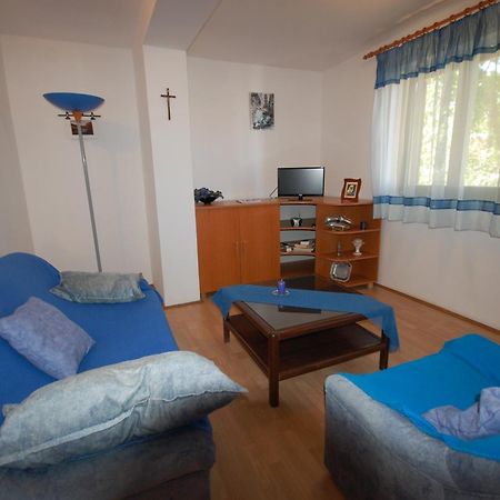 Apartments Daidzic By El-Pi Tours Njivice Bagian luar foto