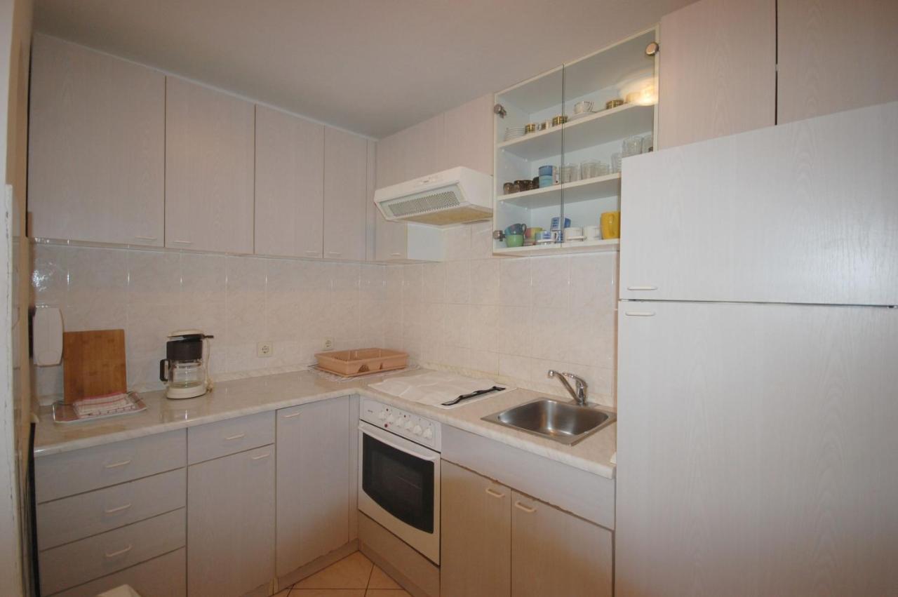 Apartments Daidzic By El-Pi Tours Njivice Bagian luar foto