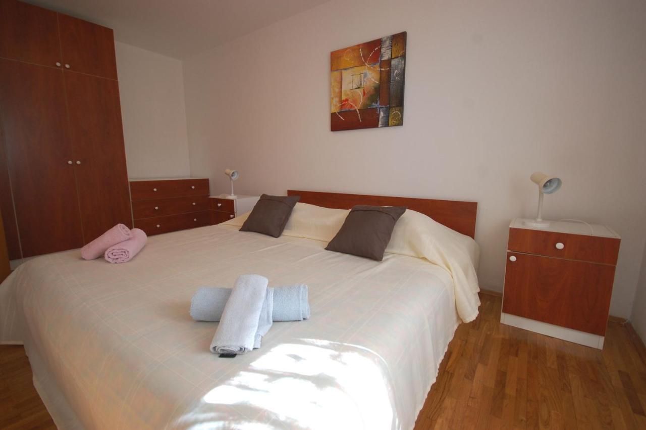 Apartments Daidzic By El-Pi Tours Njivice Bagian luar foto