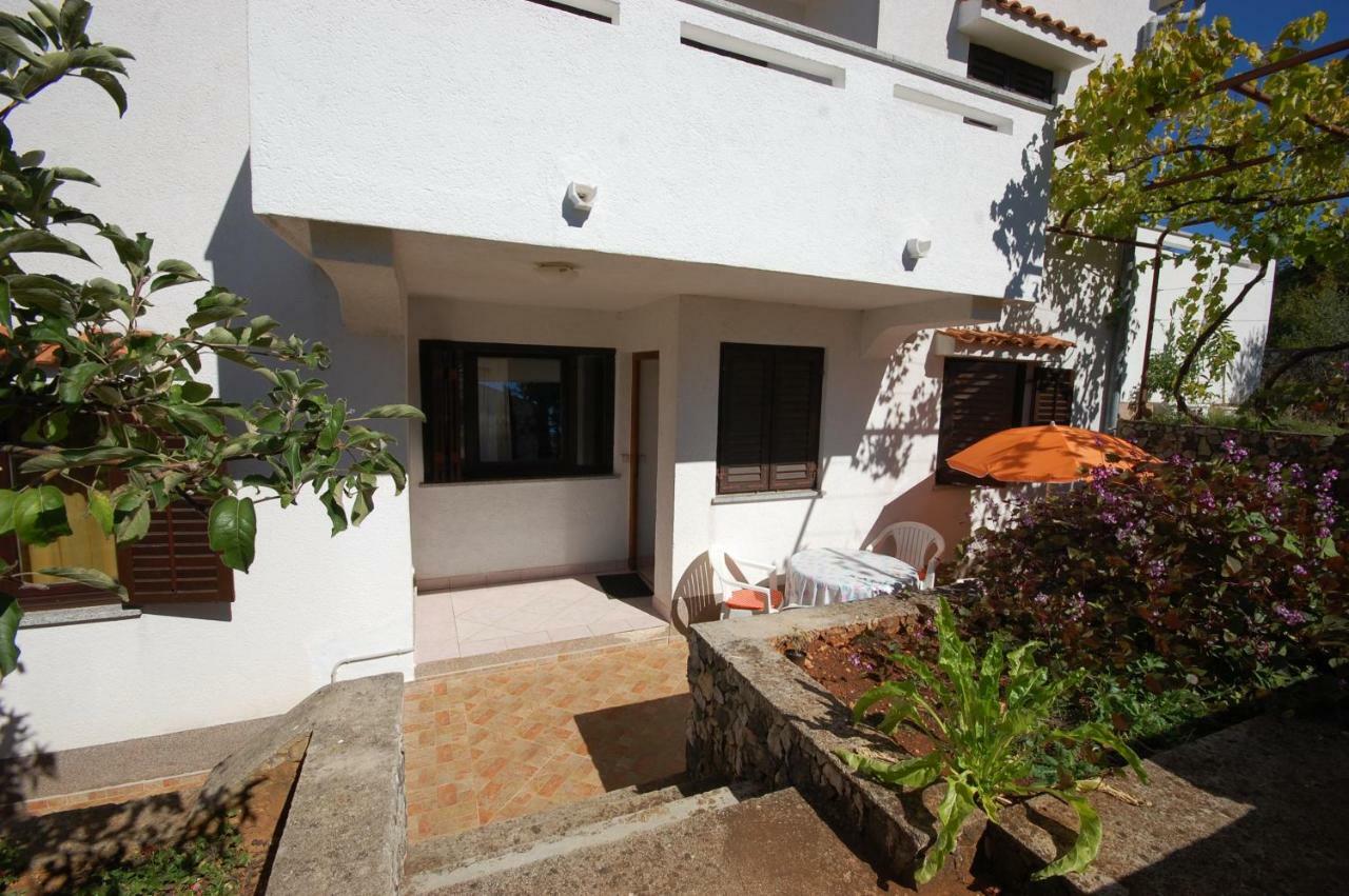 Apartments Daidzic By El-Pi Tours Njivice Bagian luar foto